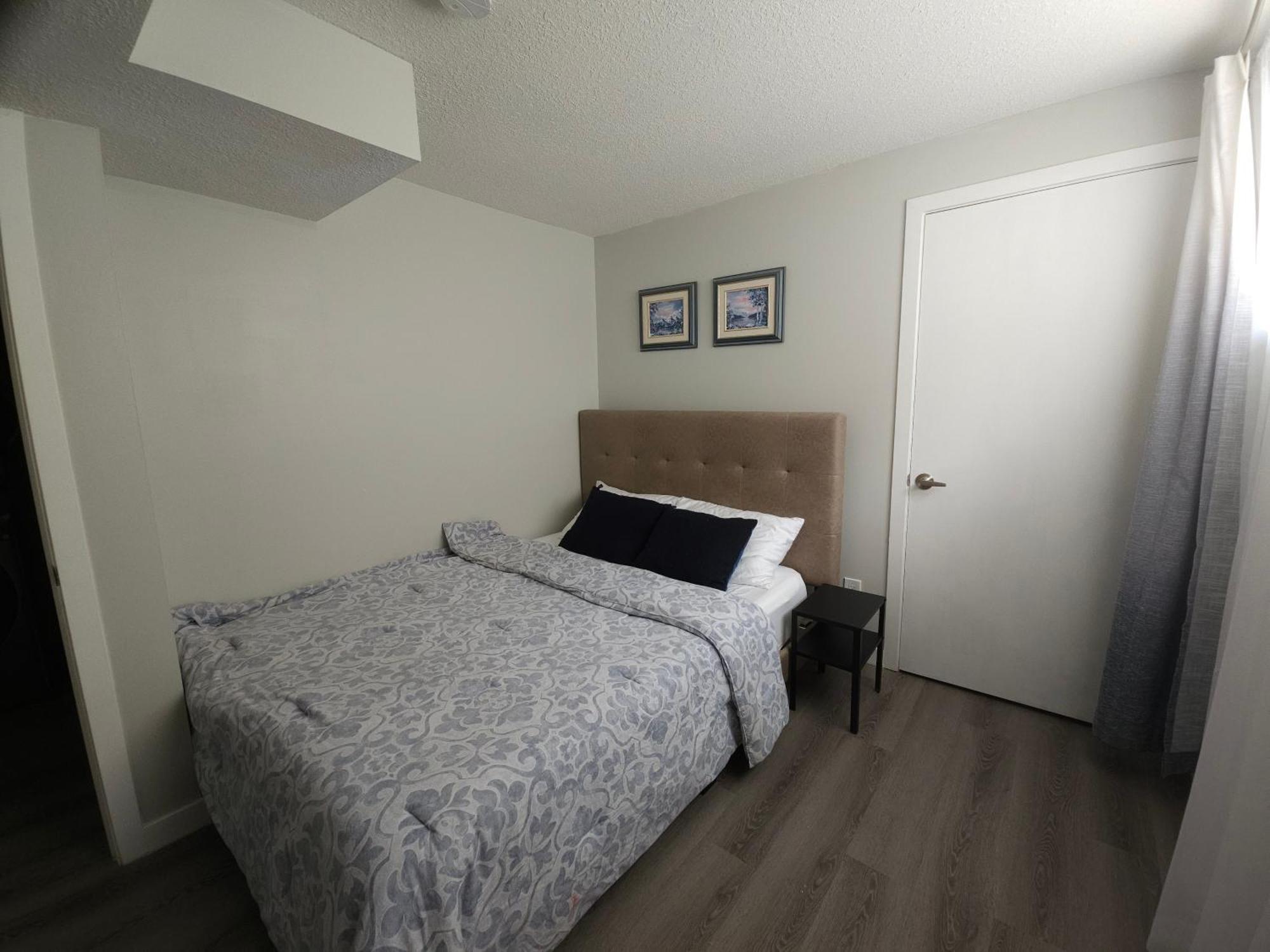 Cozy 2 Bedroom Suite, Queen Beds, Near The Airport Edmonton Exterior foto